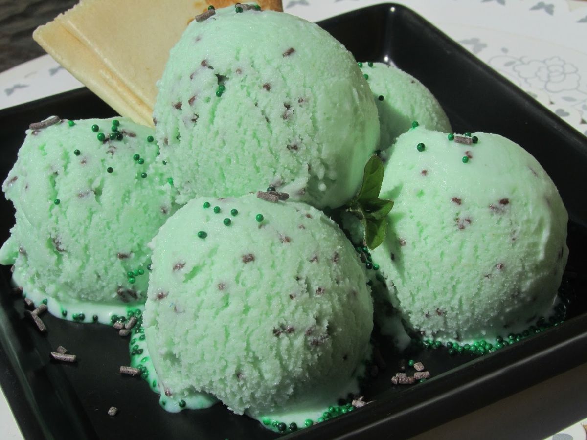 receta-de-helado-de-menta-con-chispas-de-chocolate
