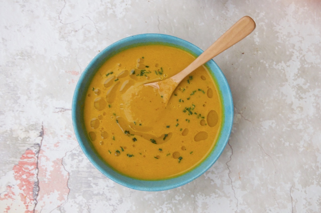 receta-de-sopa-de-curry-de-zanahoria-vegana