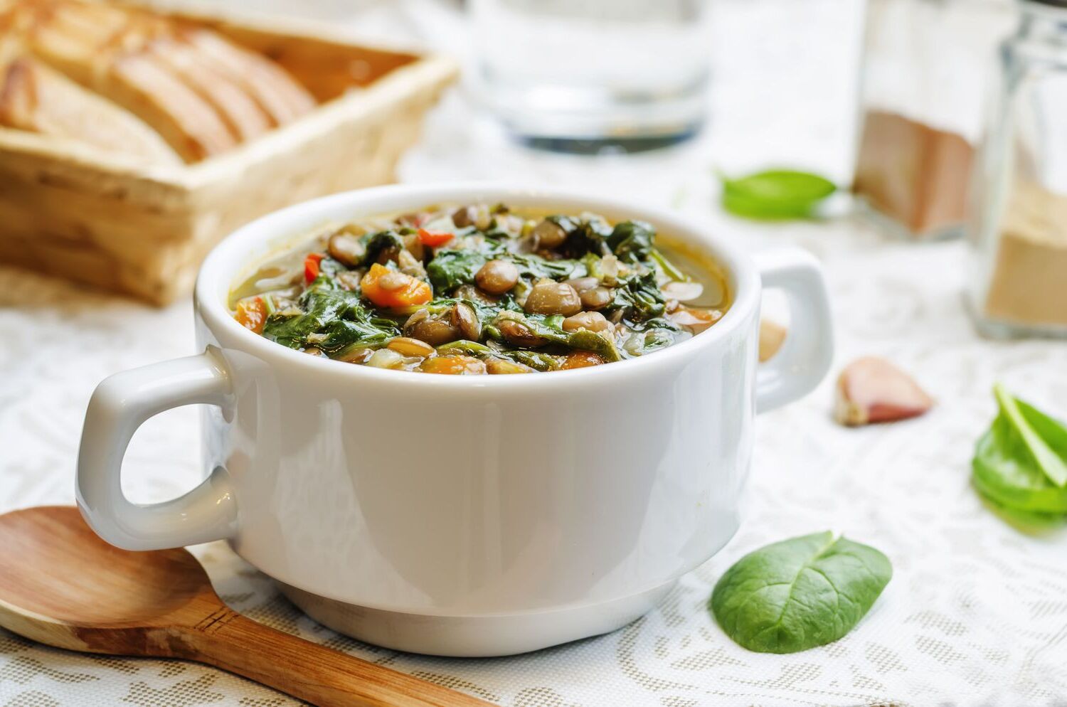 receta-de-sopa-de-espinacas-y-verduras