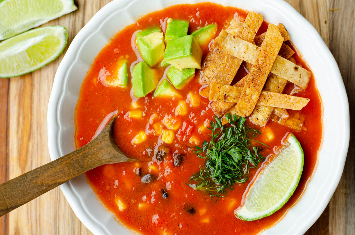 receta-de-sopa-de-tortilla-de-calabaza