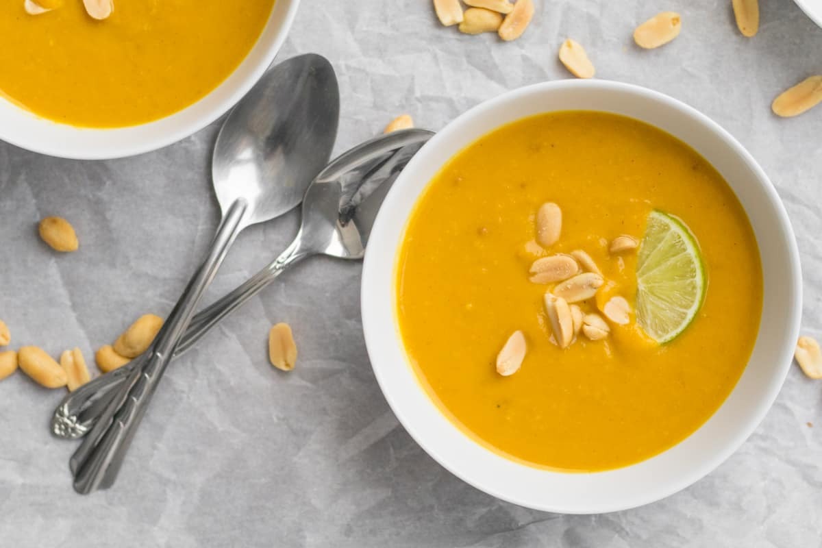 receta-de-sopa-de-verduras-raices-al-curry