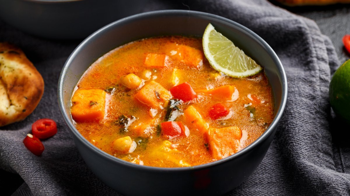 receta-de-sopa-picante-de-repollo-y-verduras