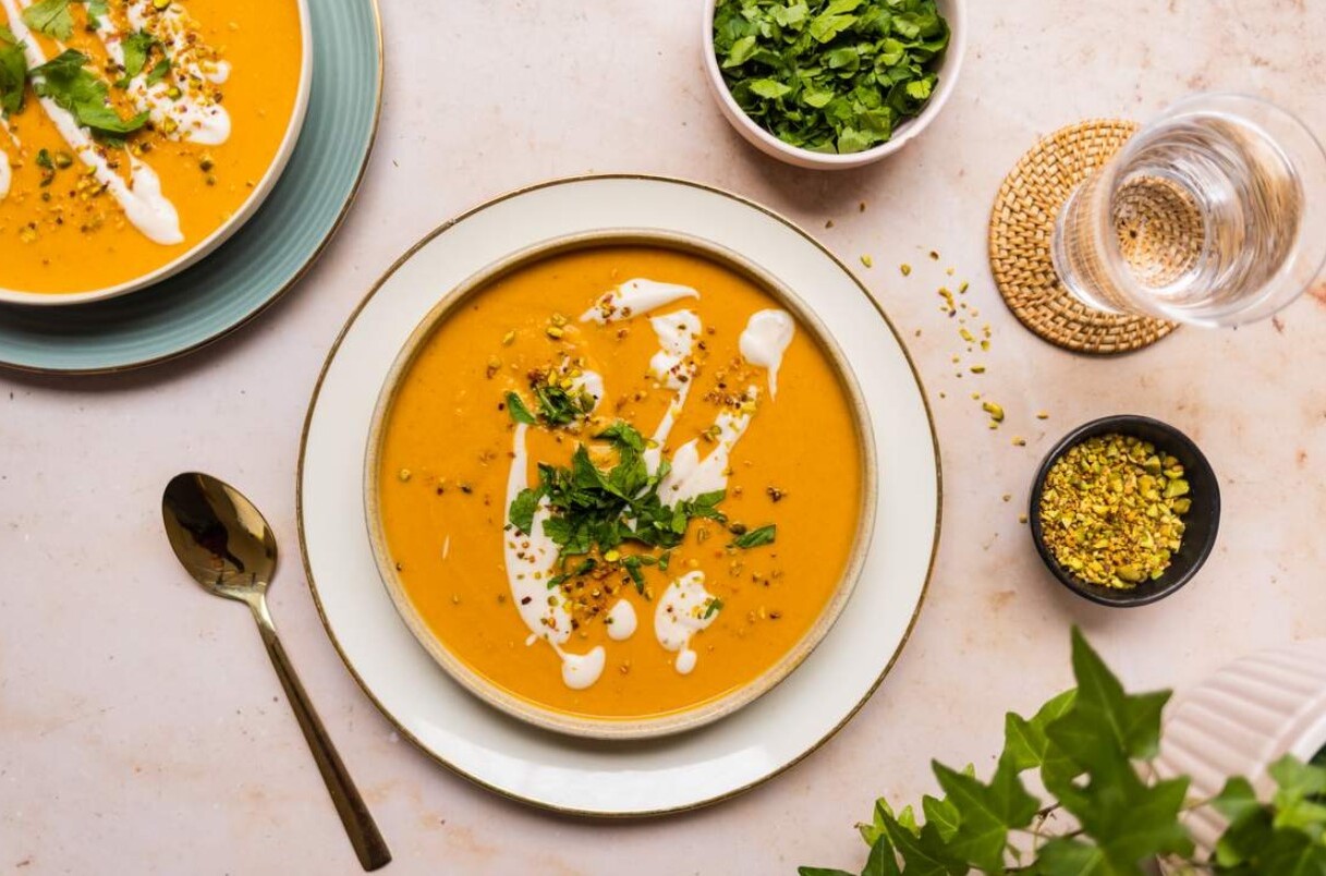 receta-de-sopa-vegana-de-lentejas-rojas